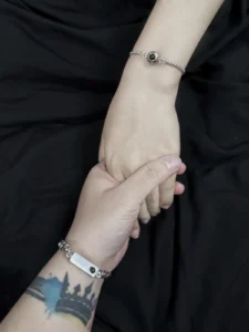 Vòng tay chiếu ảnh khắc laser MyCrush photo review